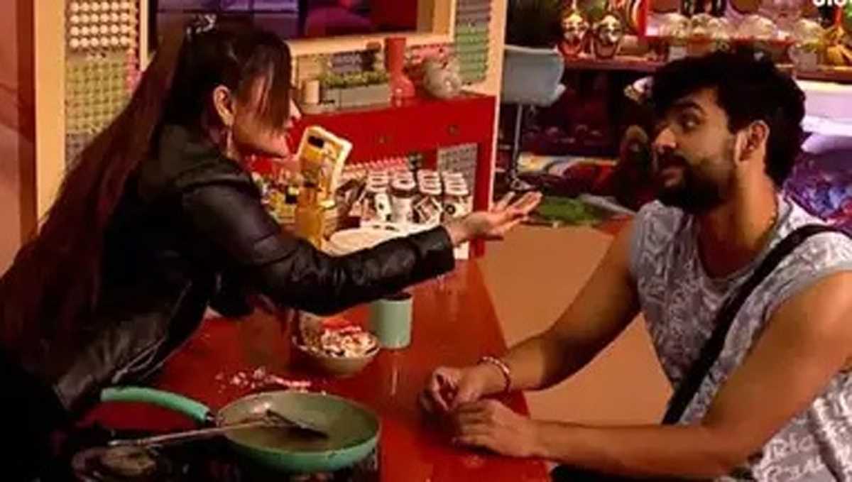 बिग बॉस ओटीटी 2 : बेबिका धुर्वे ने बिग बॉस पर लगाया पक्षपात का आरोप, अभिषेक से छिड़ी जंग